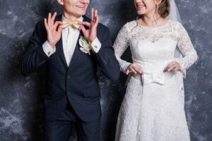 結婚式ムービー外注の感動と笑顔を引き出すメリットとデメリットは？