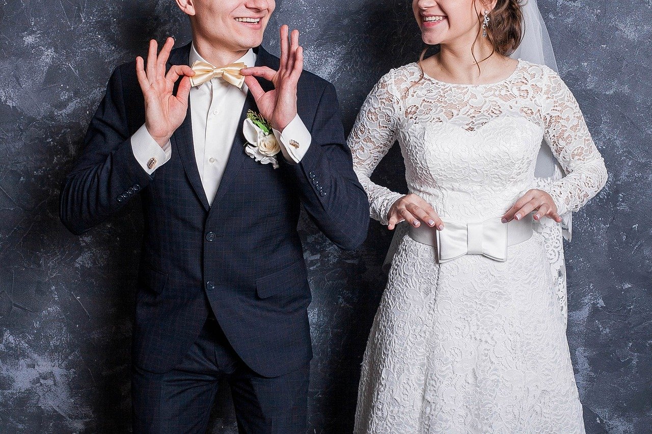 結婚式ムービー外注の感動と笑顔を引き出すメリットとデメリットは？