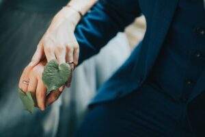 結婚式ムービーの感動を自作と外注で得る違いとは？