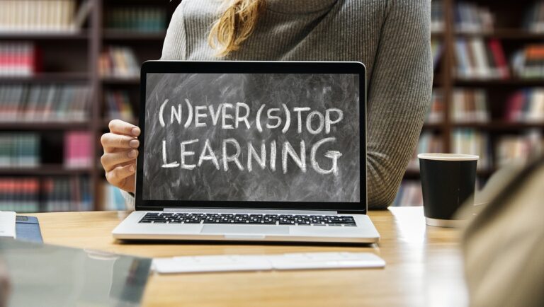 ムービー制作サービスはどれが最適？あなたに合った選び方を解説！